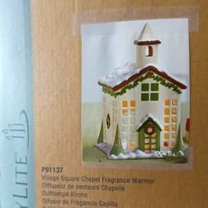 Village Square Chapel Fragrance Warmer